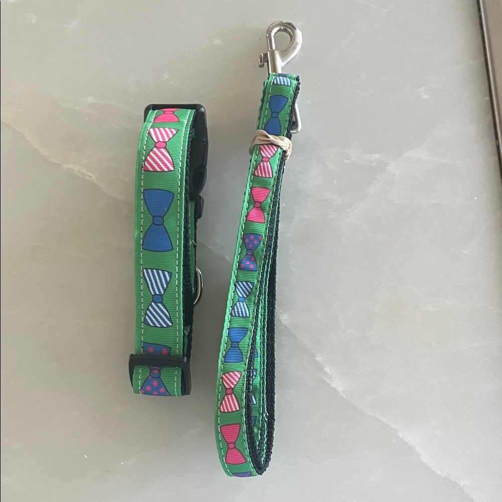Green Bow Tie Pattern Dog Leash